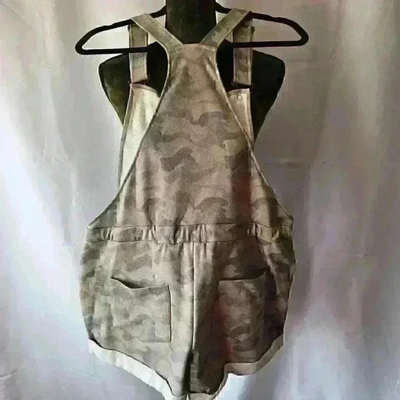 Venus Camoflauge Lounge Short Overalls, Size XS - Picture 2 of 6